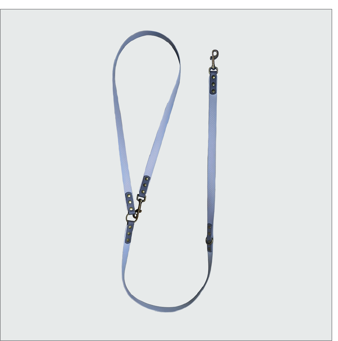 Tailor your dog walking experience with the versatile design of Pawsitivity's leash. Easily switch between a regular length for closer control and secure car travel, and a longer length for a hands-free experience that’s perfect for running or exploring. This adaptability makes it an essential accessory for active pet owners. Get yours Today!