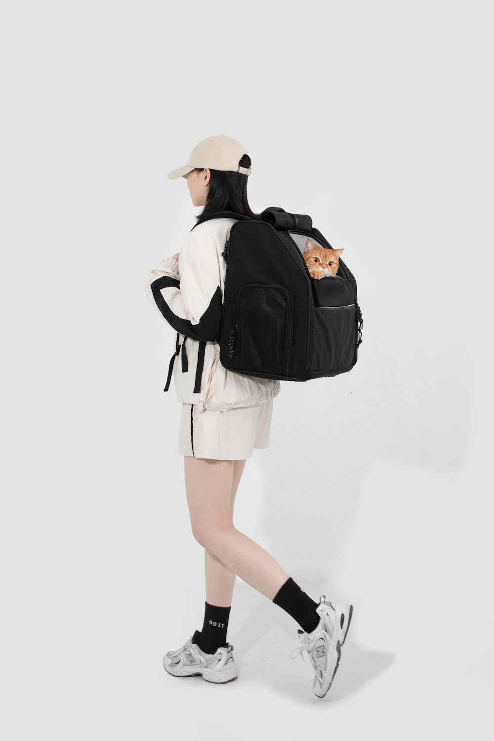 Discover Pawsitivity's high-end Pet Carrier - the Spacious Pet Backpack. It's the ultimate blend of fashion and functionality. Carry your pet in style. Shop now!