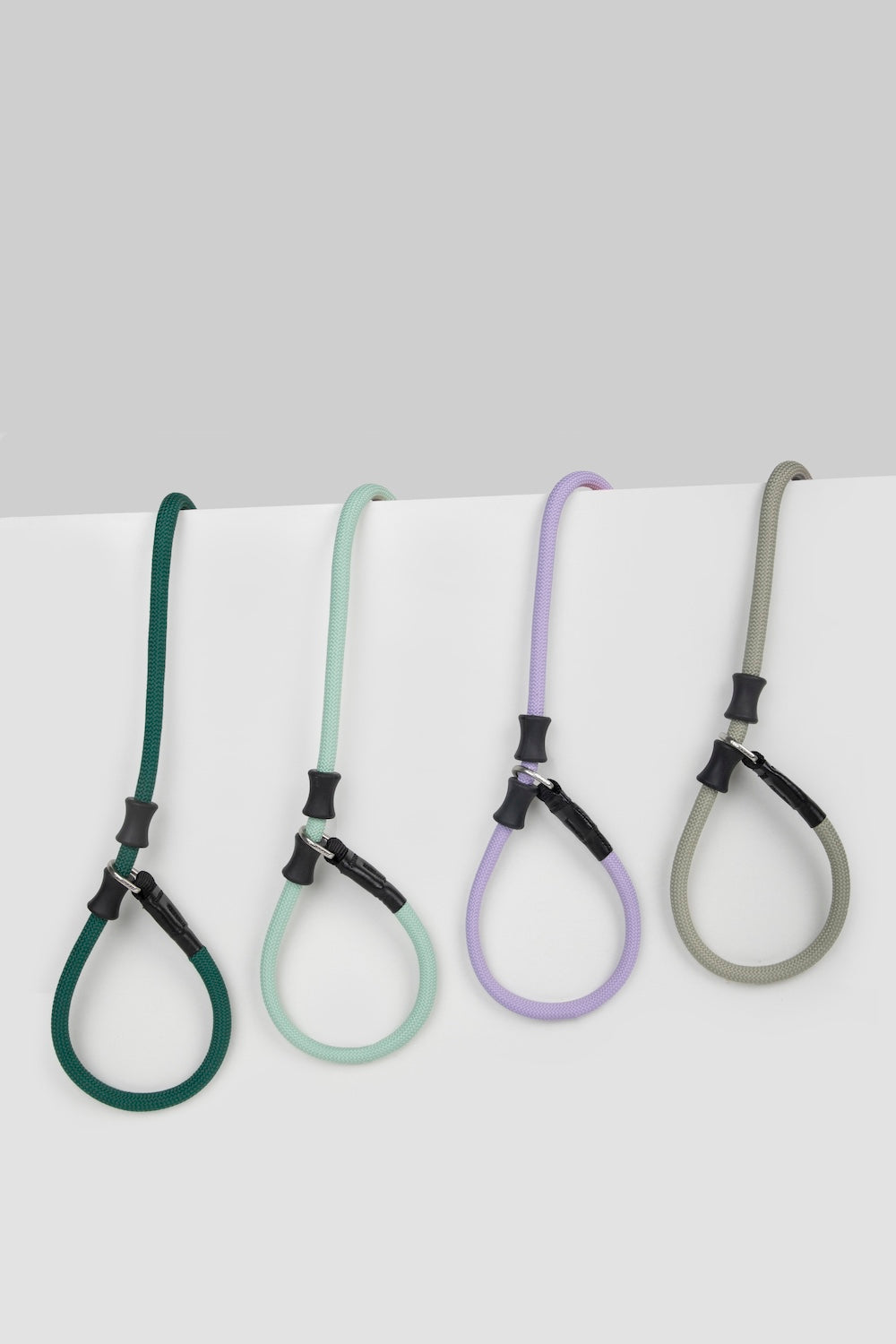 Invest in durability with Pawsitivity's training slip dog lead. Crafted from mountaineering-grade thick-woven nylon rope, this leash can withstand a pulling force of 150kg. With an 11mm thickness, it guarantees durability, resistance to wear and tear, and colorfastness. Shop Now!