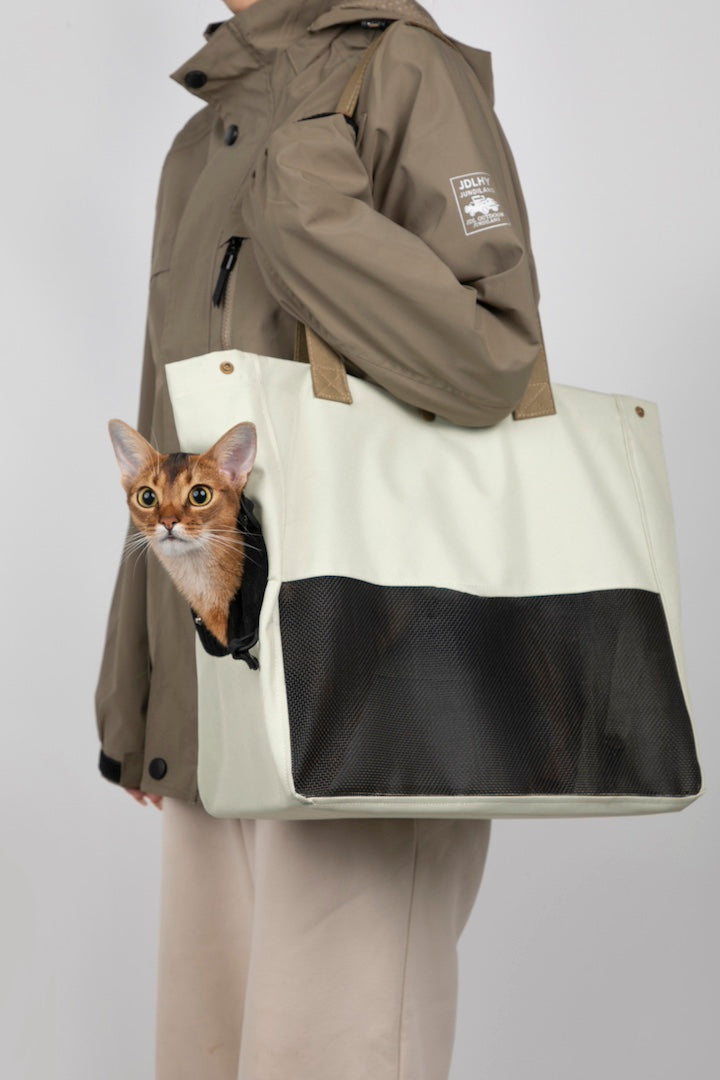Pawsitivity's super lightweight pet carrier: Your ultimate portable pet outing gear-lightweight, breathable, and stylish – the perfect blend of safety and comfort for your furry friend's travels.